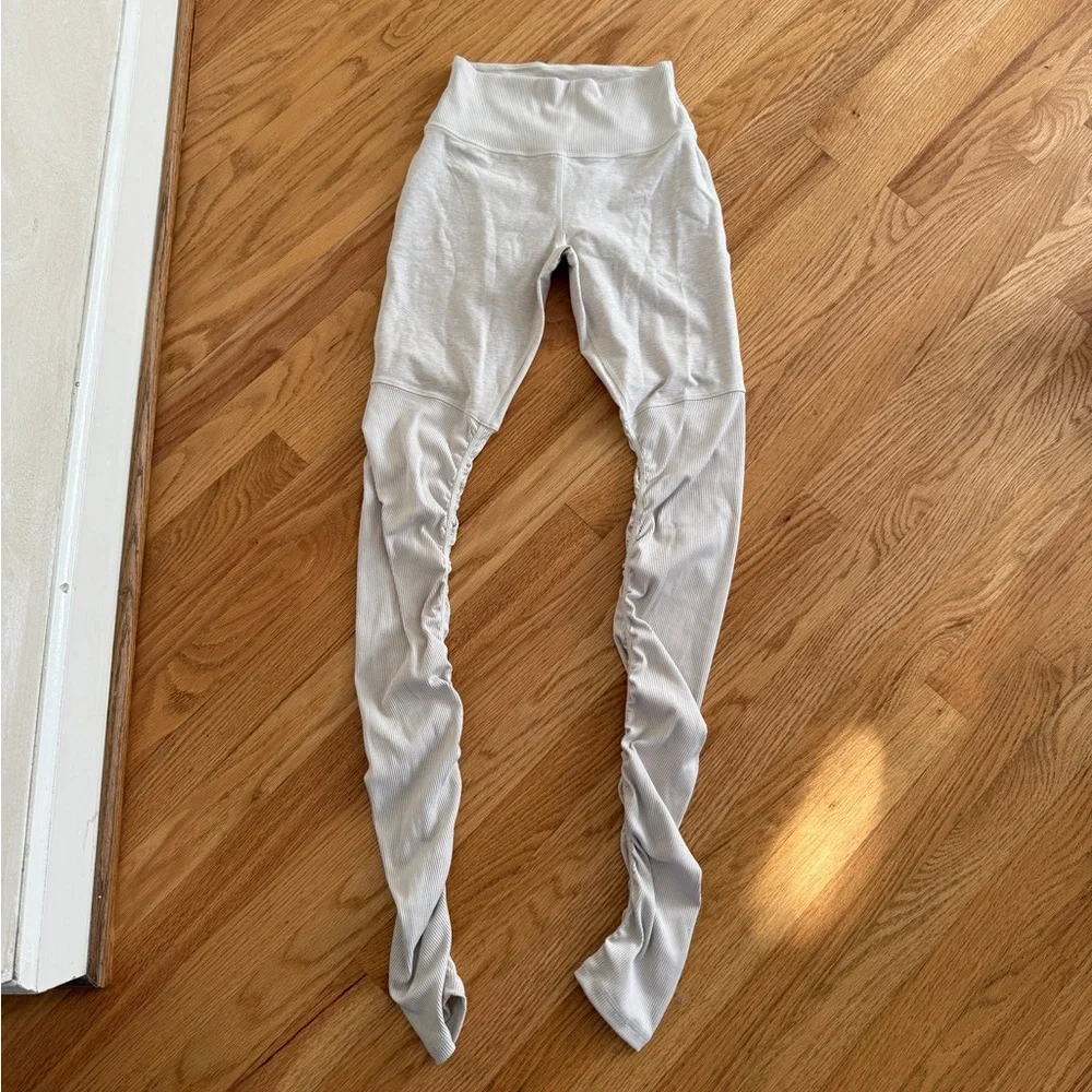 Alo Yoga High waist Alosoft goddess legging bone
